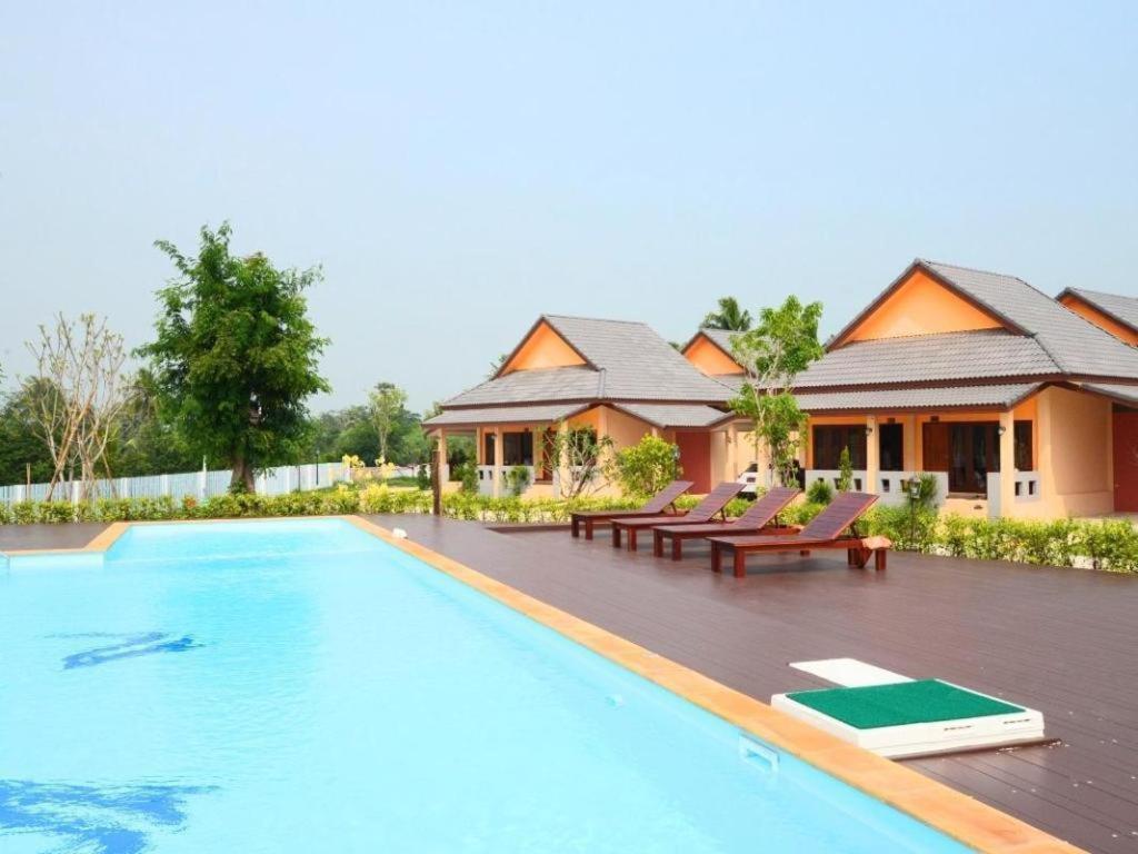 Juntima Boutique Hotel Phetchaburi Exterior foto
