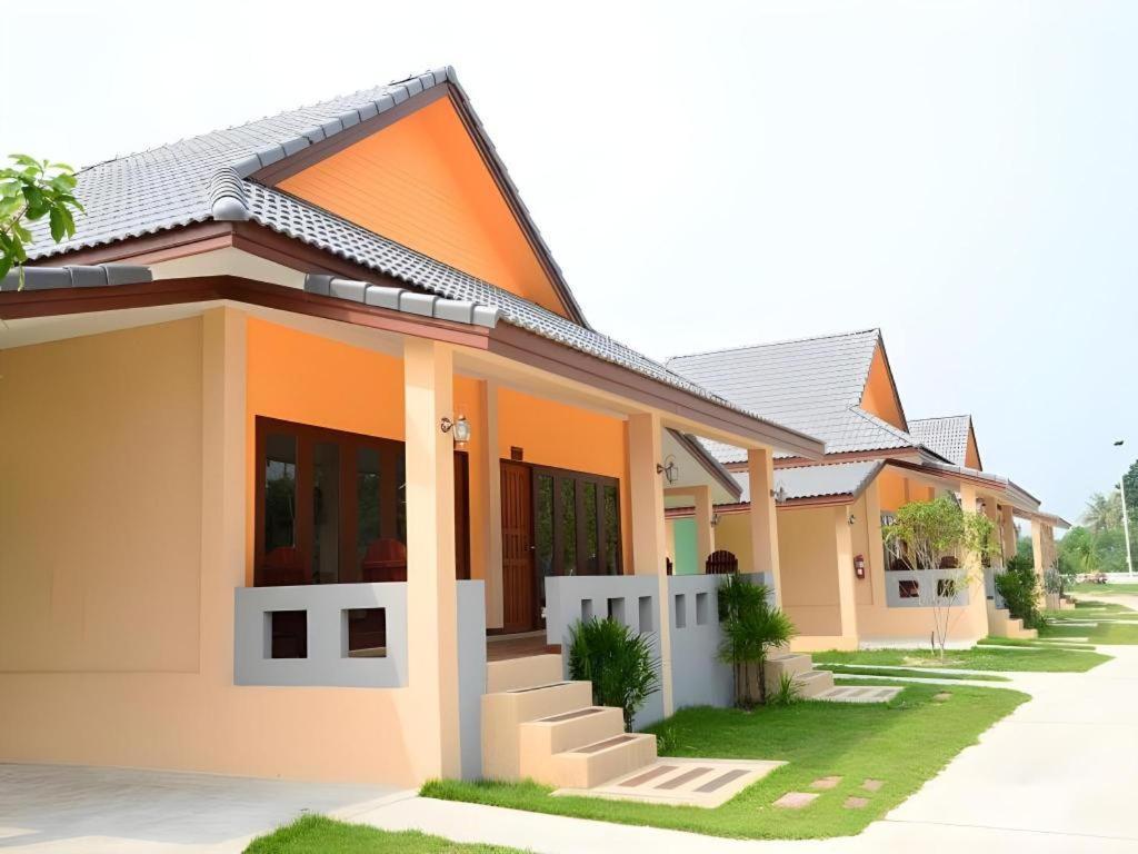 Juntima Boutique Hotel Phetchaburi Exterior foto