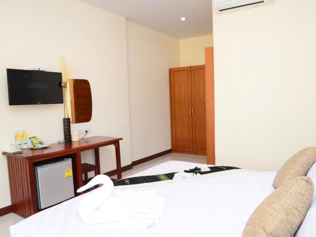 Juntima Boutique Hotel Phetchaburi Exterior foto