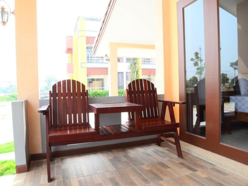Juntima Boutique Hotel Phetchaburi Exterior foto