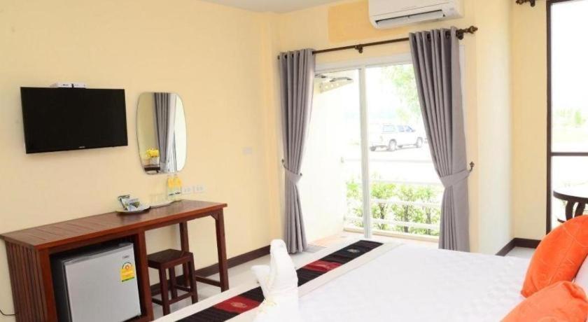 Juntima Boutique Hotel Phetchaburi Exterior foto