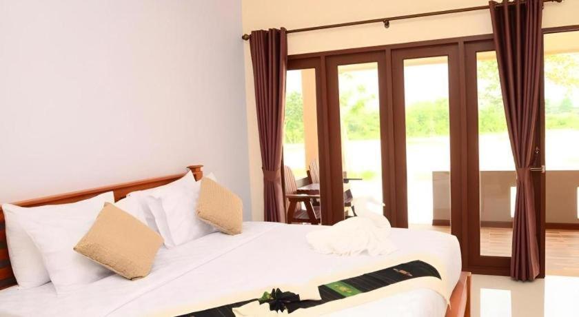 Juntima Boutique Hotel Phetchaburi Exterior foto