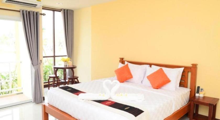 Juntima Boutique Hotel Phetchaburi Exterior foto