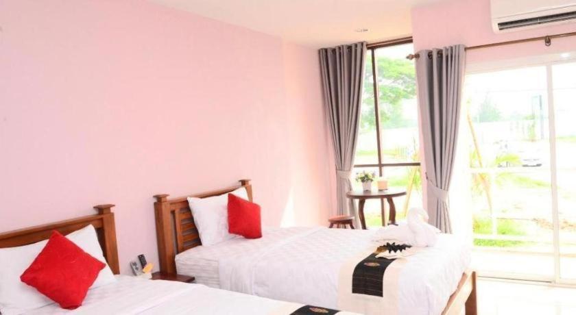 Juntima Boutique Hotel Phetchaburi Exterior foto