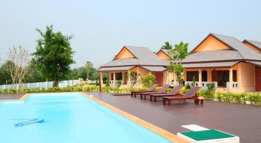 Juntima Boutique Hotel Phetchaburi Exterior foto