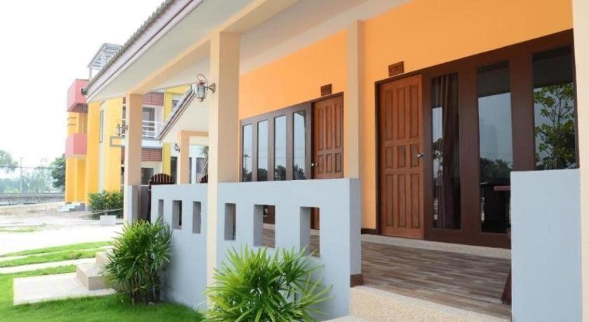 Juntima Boutique Hotel Phetchaburi Exterior foto