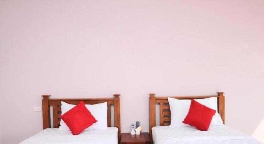 Juntima Boutique Hotel Phetchaburi Exterior foto