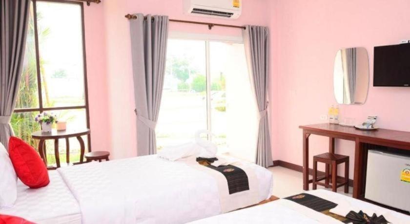 Juntima Boutique Hotel Phetchaburi Exterior foto