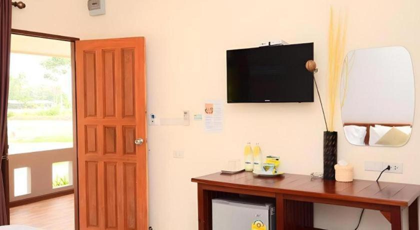 Juntima Boutique Hotel Phetchaburi Exterior foto