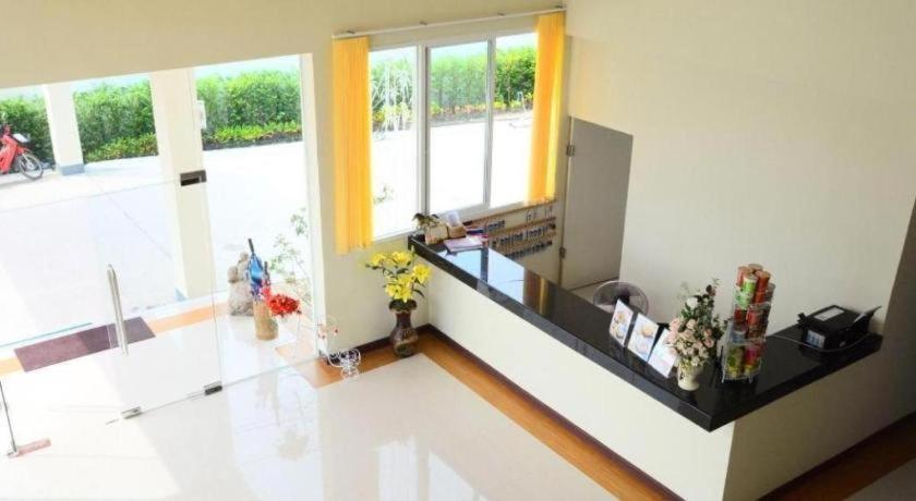 Juntima Boutique Hotel Phetchaburi Exterior foto