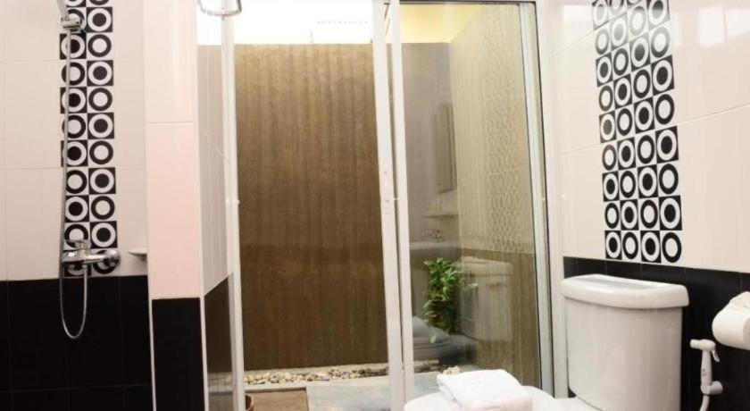 Juntima Boutique Hotel Phetchaburi Exterior foto