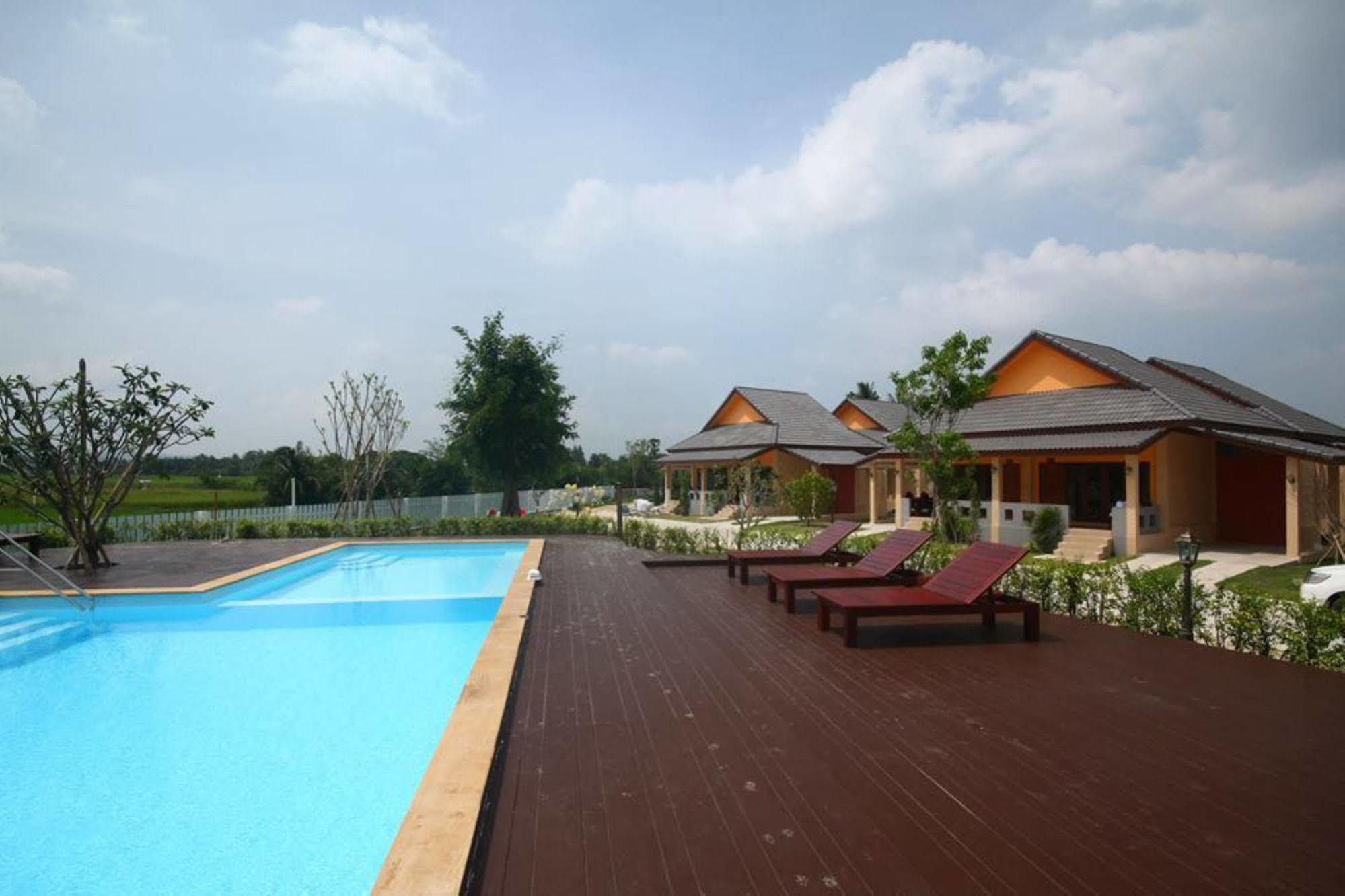 Juntima Boutique Hotel Phetchaburi Exterior foto